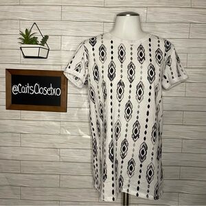 🫶 LuLaRoe Short Sleeve Tee